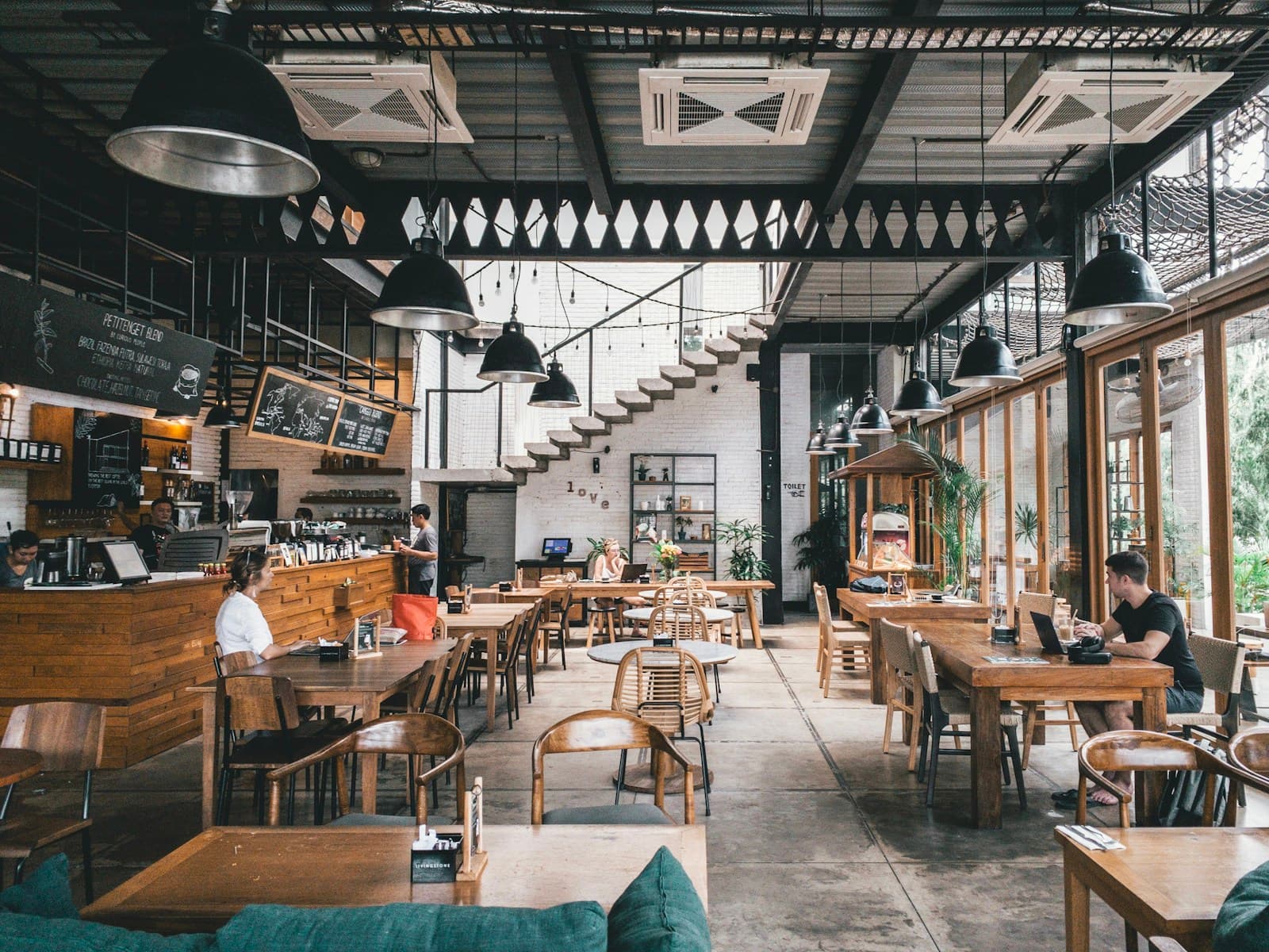 Busy local eatery between lunch and delivery runs